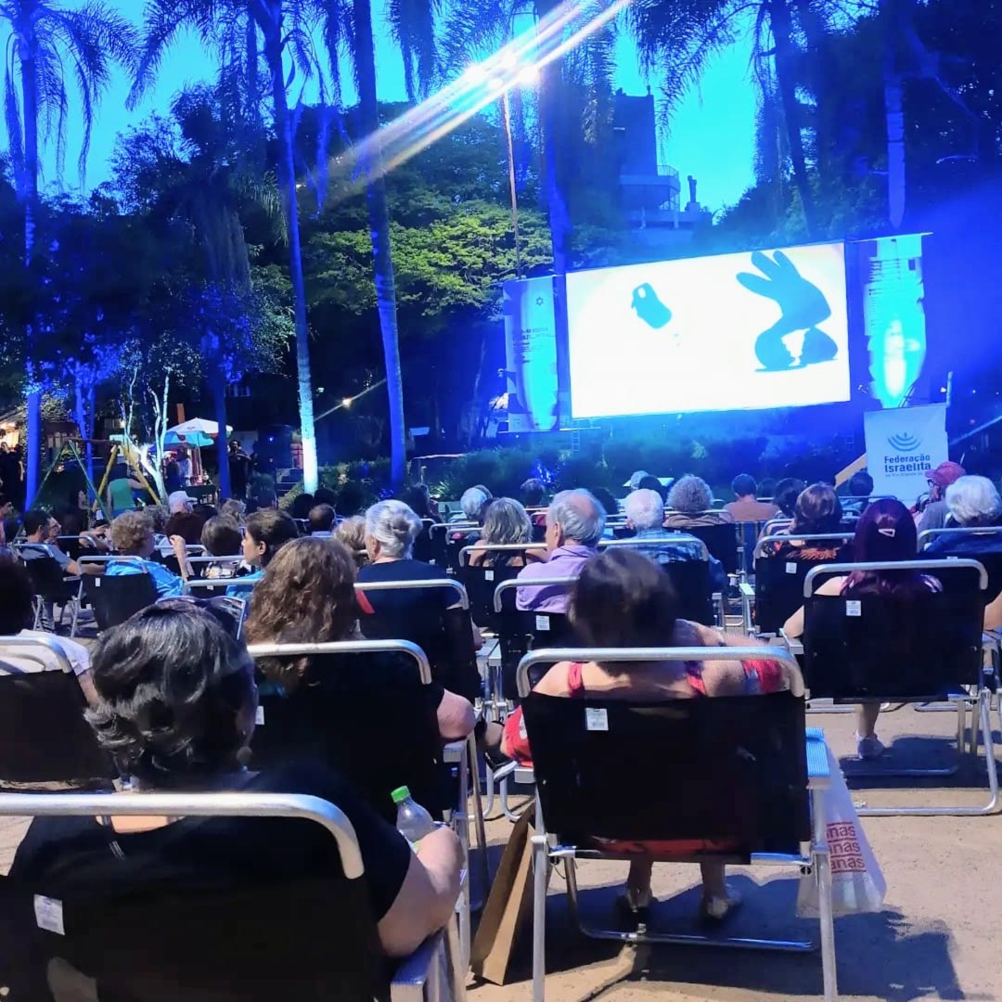 Primeira edição do Cine Israel reúne mais de 500 pessoas em praça de Porto Alegre - Fundada em 1948, a CONIB – Confederação Israelita do Brasil é o órgão de representação e coordenação política da comunidade judaica brasileira. 