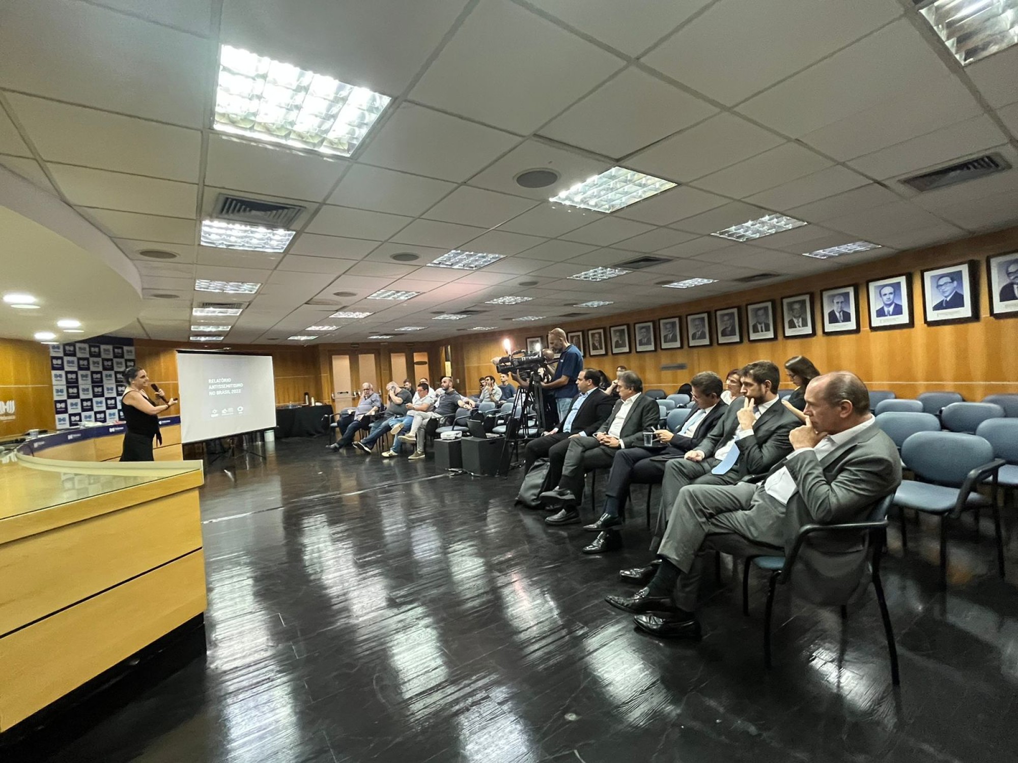 Lançamento de relatório sobre antissemitismo reúne lideranças no clube A Hebraica - Fundada em 1948, a CONIB – Confederação Israelita do Brasil é o órgão de representação e coordenação política da comunidade judaica brasileira. 