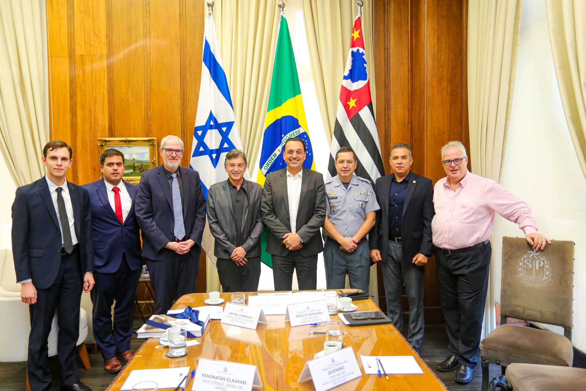 Presidentes da CONIB e da FISESP e Cônsul de Israel visitam o vice-governador de São Paulo - Fundada em 1948, a CONIB – Confederação Israelita do Brasil é o órgão de representação e coordenação política da comunidade judaica brasileira. 