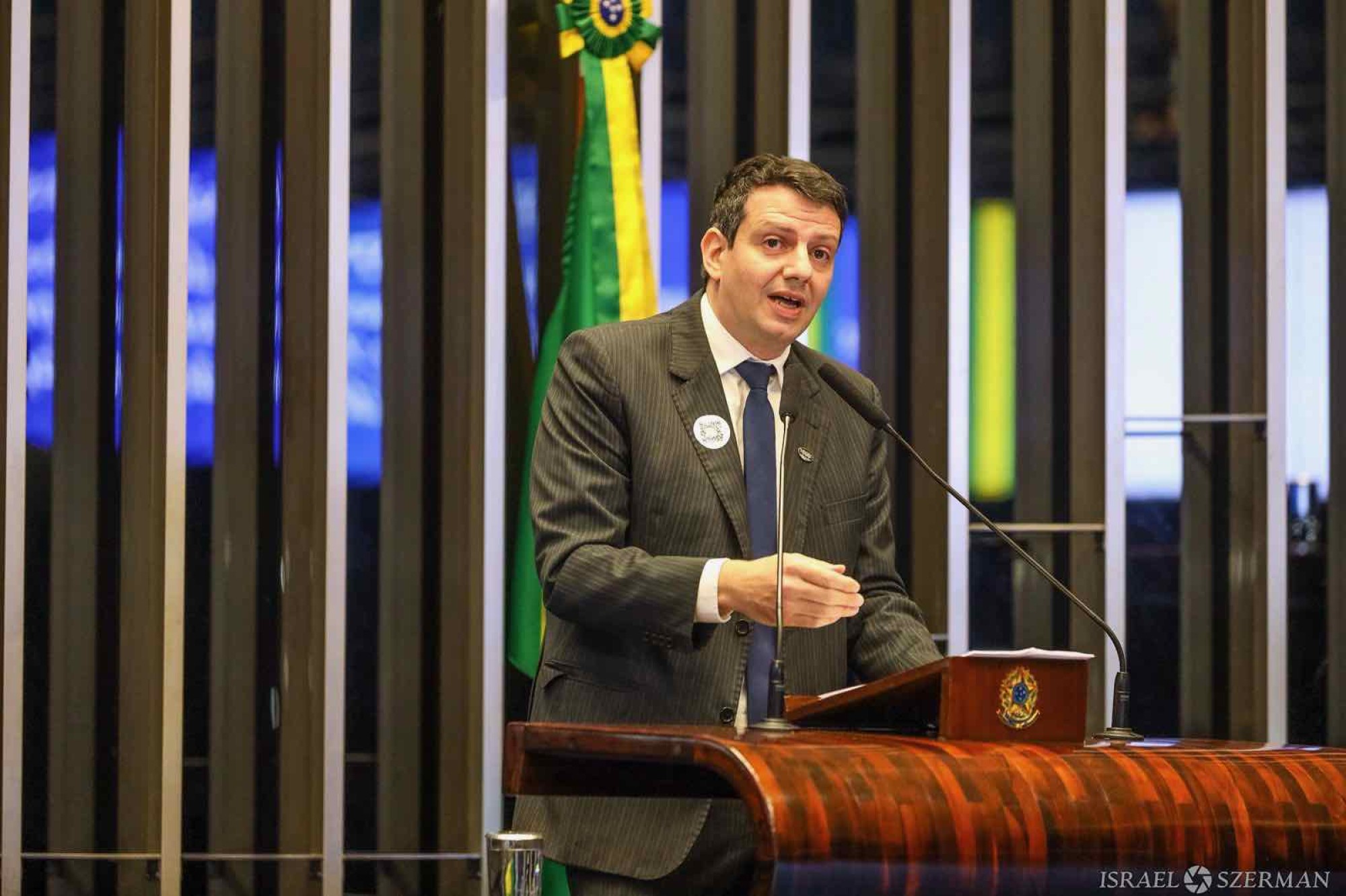 Senado realiza sessão especial em homenagem às vítimas do ataque terrorista de 7/10  Senado realiza sessão especial em homenagem às vítimas do ataque terrorista de 7/10  - Fundada em 1948, a CONIB – Confederação Israelita do Brasil é o órgão de representação e coordenação política da comunidade judaica brasileira.