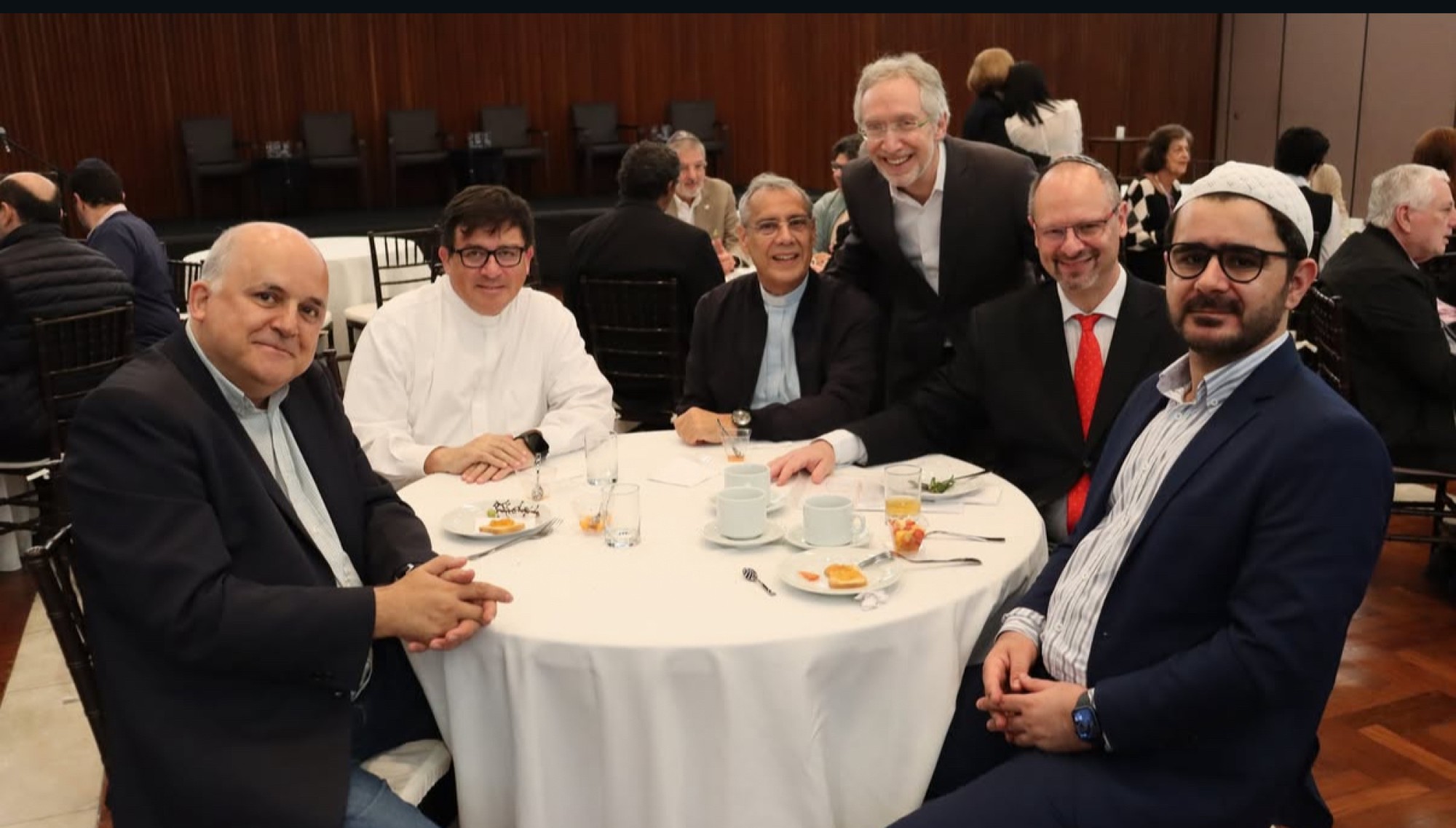 CIP realiza evento interreligioso para celebrar o 60º aniversário da Declaração Nostra Aetate CIP realiza evento interreligioso para celebrar o 60º aniversário da Declaração Nostra Aetate - Fundada em 1948, a CONIB – Confederação Israelita do Brasil é o órgão de representação e coordenação política da comunidade judaica brasileira.