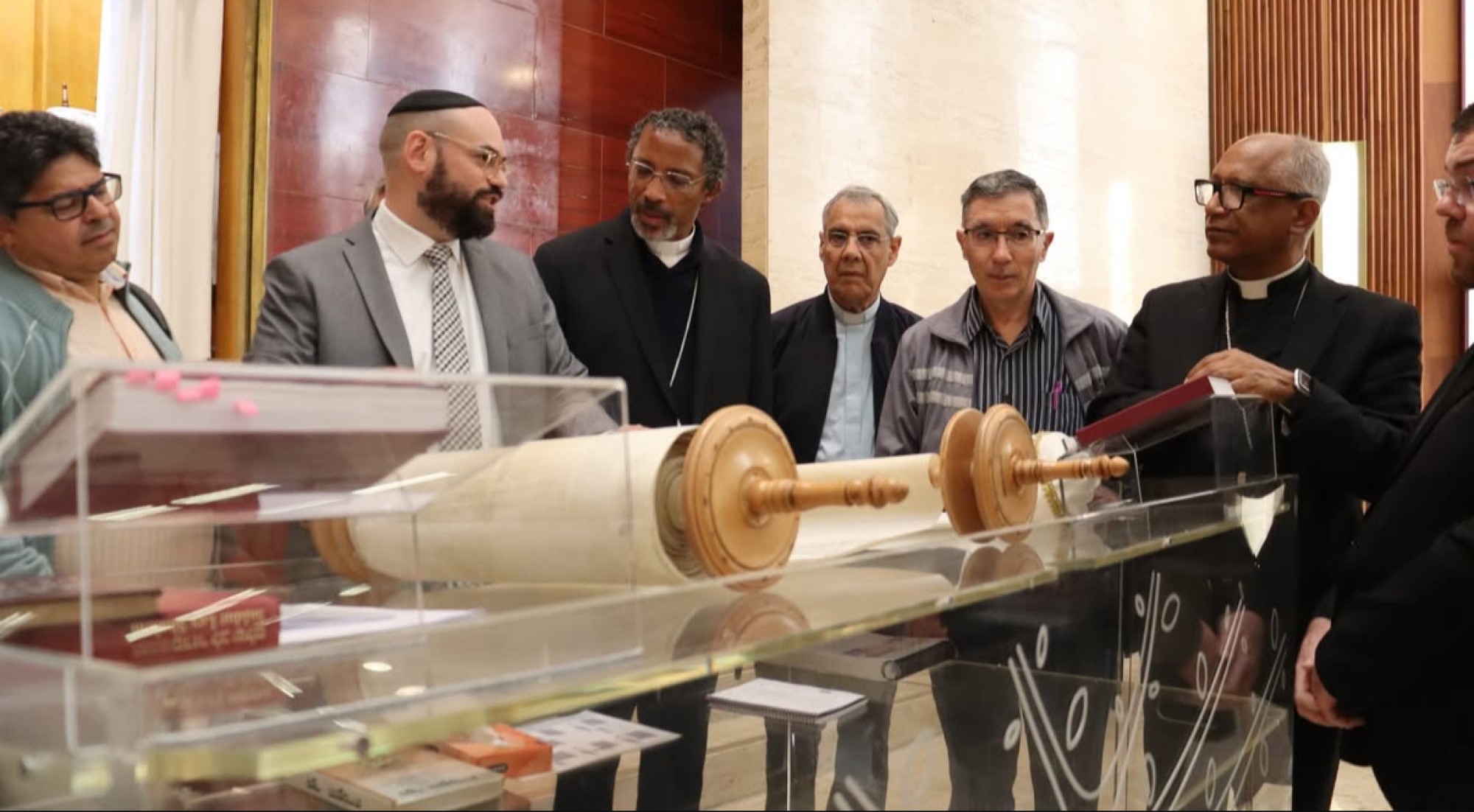 CIP realiza evento interreligioso para celebrar o 60º aniversário da Declaração Nostra Aetate CIP realiza evento interreligioso para celebrar o 60º aniversário da Declaração Nostra Aetate - Fundada em 1948, a CONIB – Confederação Israelita do Brasil é o órgão de representação e coordenação política da comunidade judaica brasileira.