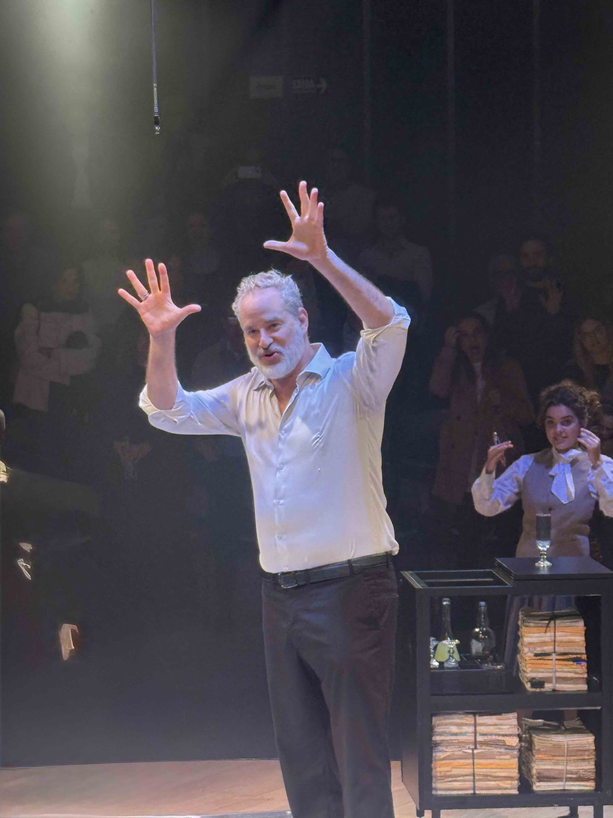 Dan Stulbach emociona plateia em espetáculo beneficente “O Mercador de Veneza” em prol da CIP Dan Stulbach emociona plateia em espetáculo beneficente “O Mercador de Veneza” em prol da CIP - Fundada em 1948, a CONIB – Confederação Israelita do Brasil é o órgão de representação e coordenação política da comunidade judaica brasileira.