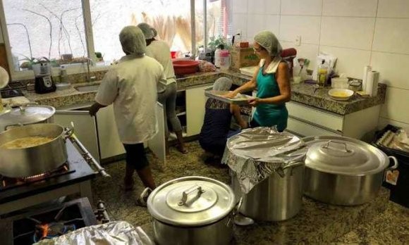 Comunidade judaica prepara refeições para exército de Israel em Brumadinho Comunidade judaica prepara refeições para exército de Israel em Brumadinho - Fundada em 1948, a CONIB – Confederação Israelita do Brasil é o órgão de representação e coordenação política da comunidade judaica brasileira.