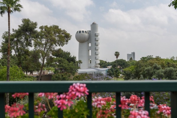 Mundo - Fundada em 1948, a CONIB – Confederação Israelita do Brasil é o órgão de representação e coordenação política da comunidade judaica brasileira. 