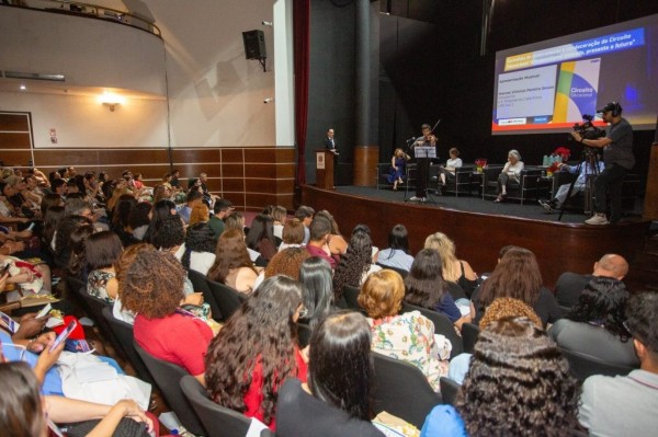 Brasil - Fundada em 1948, a CONIB &ndash; Confedera&ccedil;&atilde;o Israelita do Brasil &eacute; o &oacute;rg&atilde;o de representa&ccedil;&atilde;o e coordena&ccedil;&atilde;o pol&iacute;tica da comunidade judaica brasileira. 