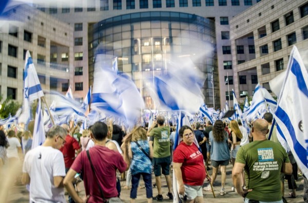 Mundo - Fundada em 1948, a CONIB – Confederação Israelita do Brasil é o órgão de representação e coordenação política da comunidade judaica brasileira. 