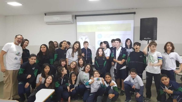 Brasil - Fundada em 1948, a CONIB – Confederação Israelita do Brasil é o órgão de representação e coordenação política da comunidade judaica brasileira. 