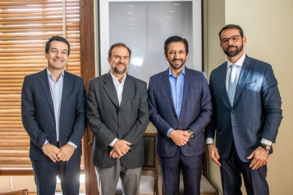 Cultura - Fundada em 1948, a CONIB – Confederação Israelita do Brasil é o órgão de representação e coordenação política da comunidade judaica brasileira. 