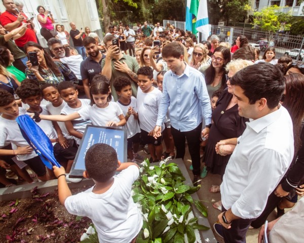 Brasil - Fundada em 1948, a CONIB &ndash; Confedera&ccedil;&atilde;o Israelita do Brasil &eacute; o &oacute;rg&atilde;o de representa&ccedil;&atilde;o e coordena&ccedil;&atilde;o pol&iacute;tica da comunidade judaica brasileira. 