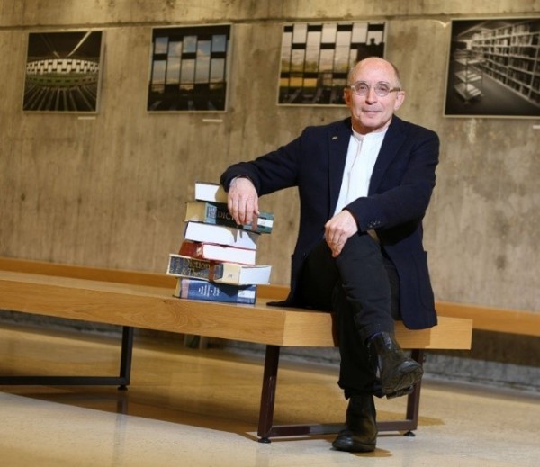 Mundo - Fundada em 1948, a CONIB – Confederação Israelita do Brasil é o órgão de representação e coordenação política da comunidade judaica brasileira. 